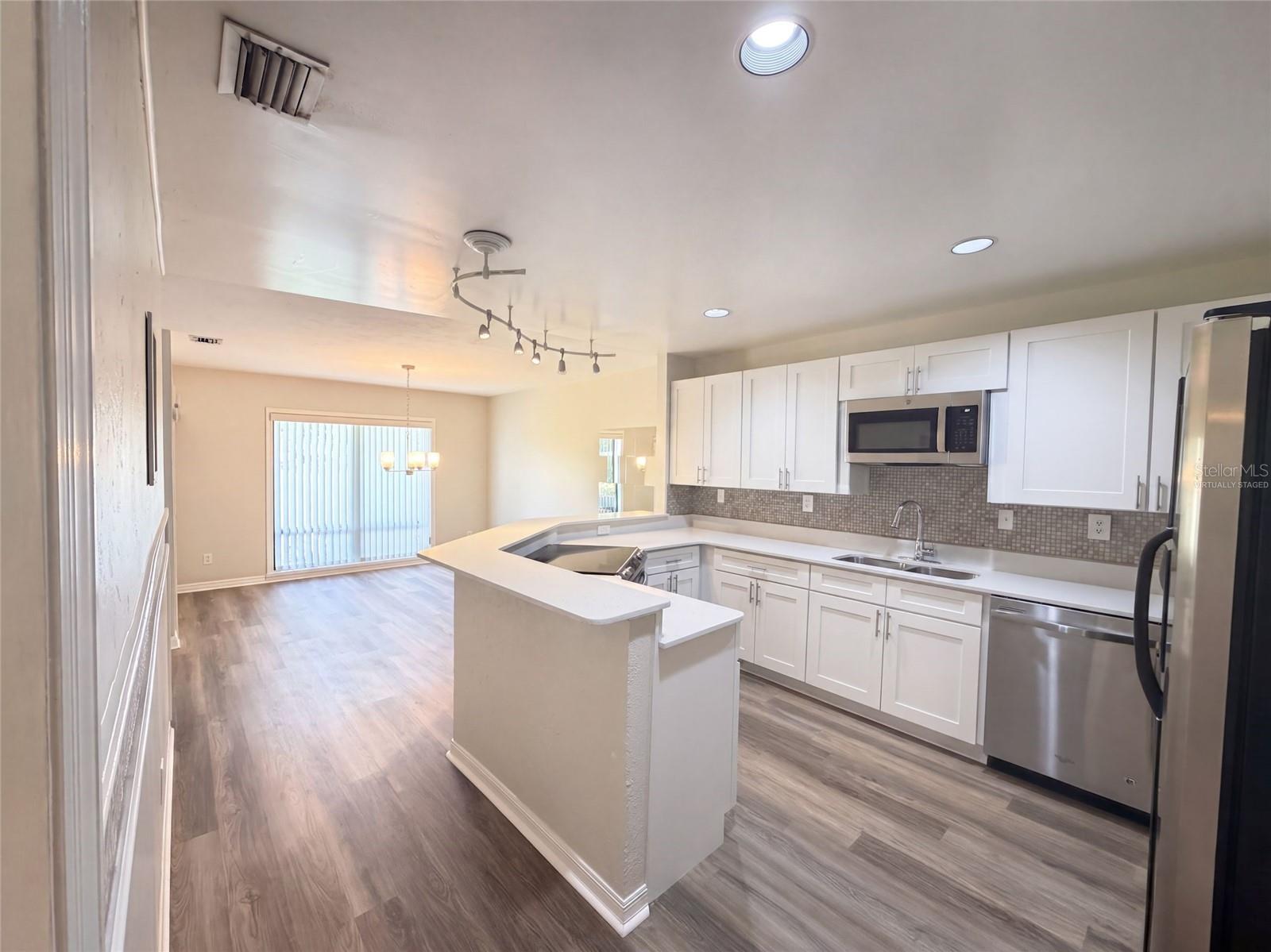 Listing photo 2 for 109 Tuxford Dr