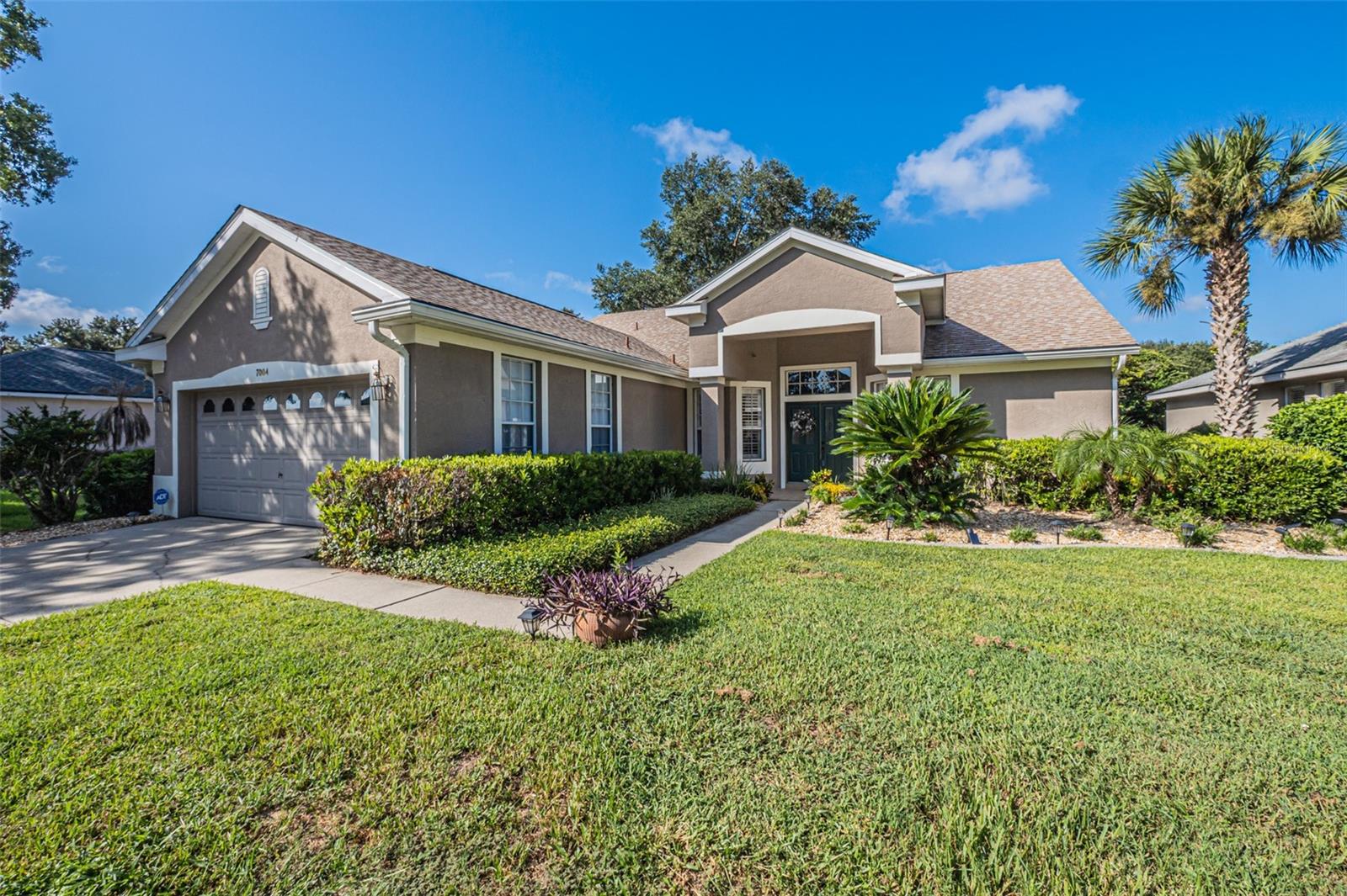 Listing photo 1 for 7004 Pine Hollow Dr