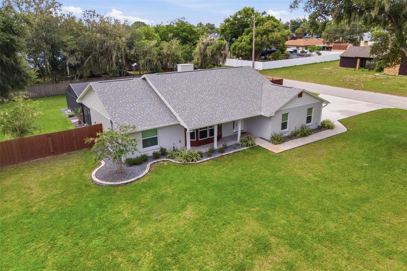 Listing photo 1 for 5240 Royal Oak Dr