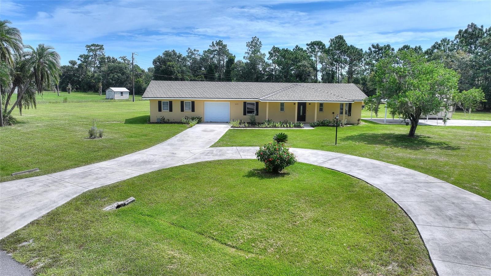 Listing photo 1 for 6273 Toronja Dr