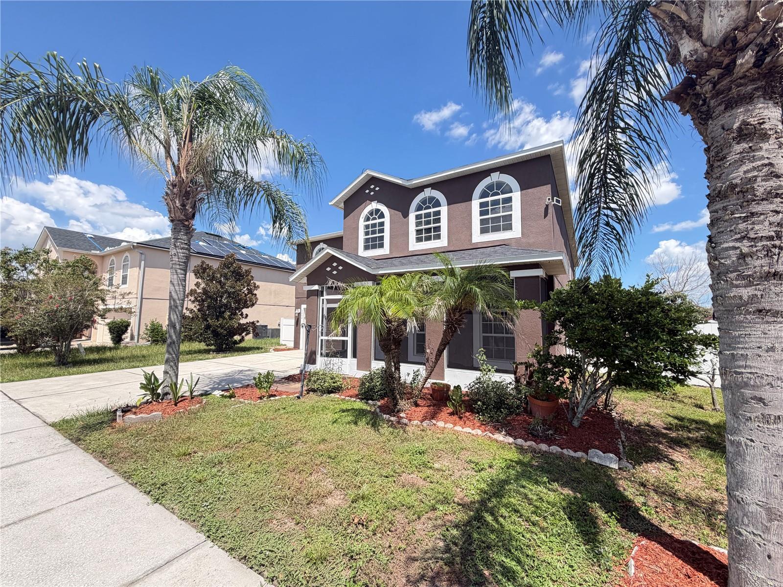 Listing photo 3 for 5604 Royal Hills Dr