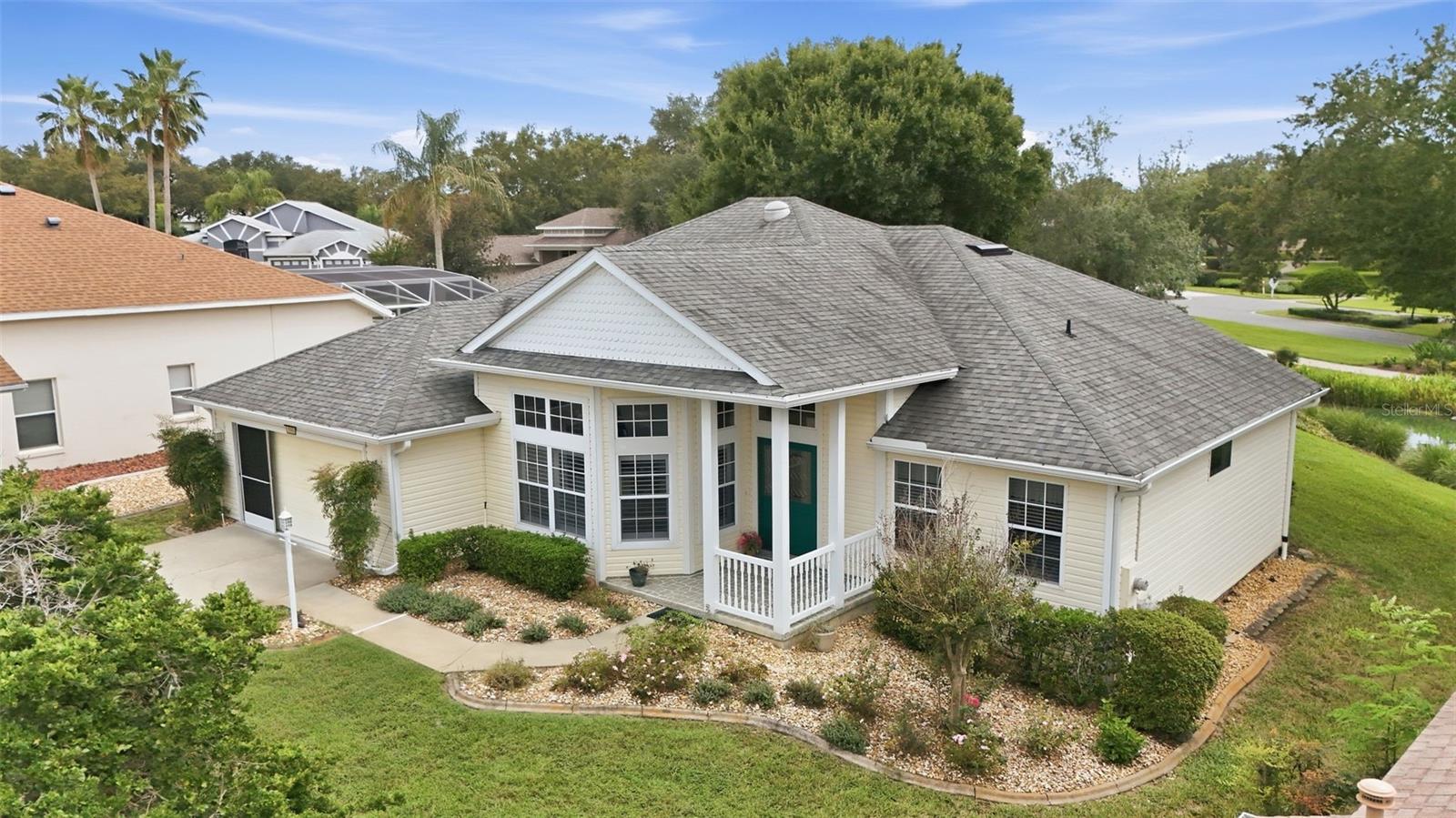 Listing photo 1 for 5596 Freeport Dr
