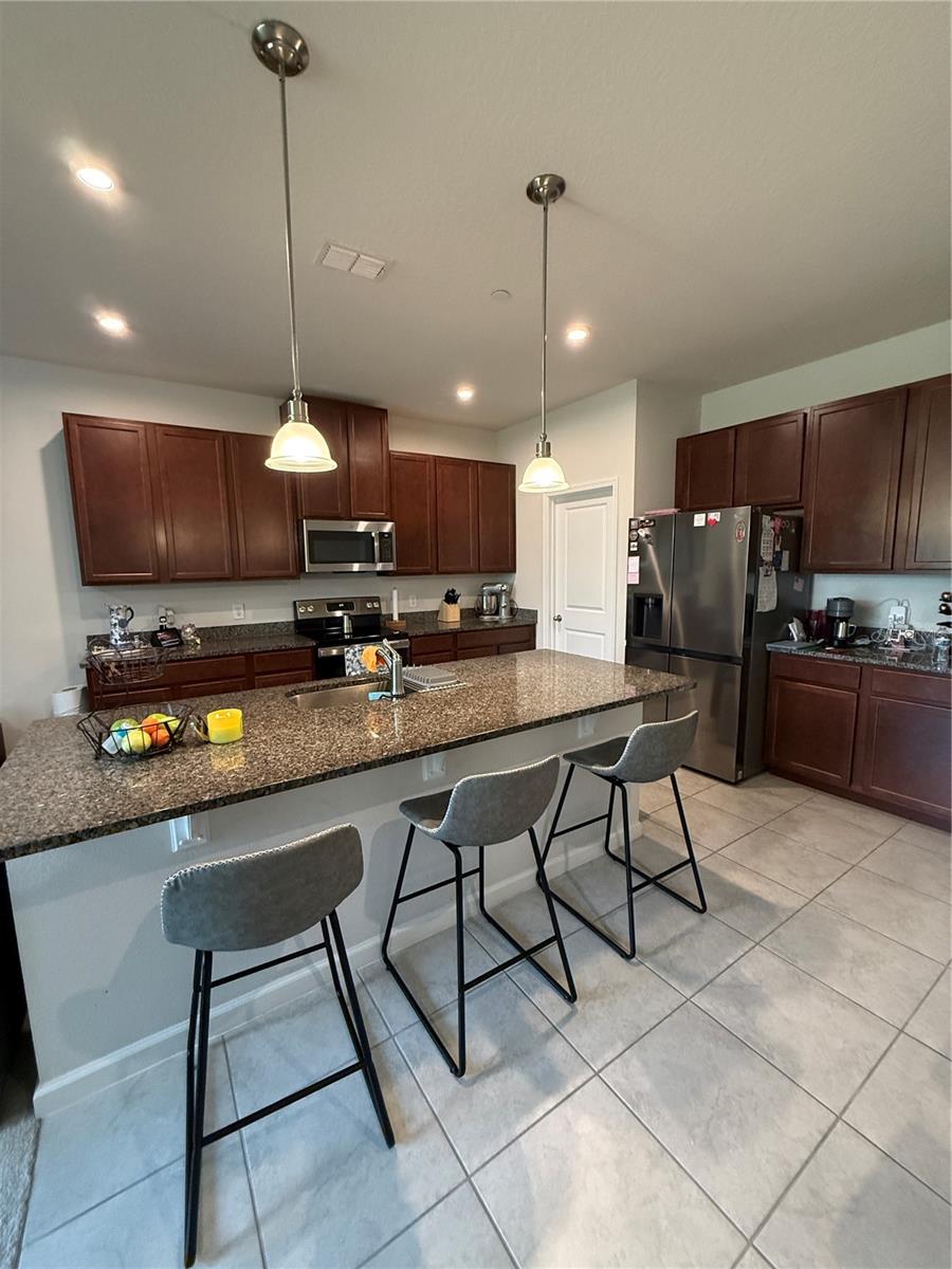 Listing photo 2 for 1871 Holden Ridge Ln