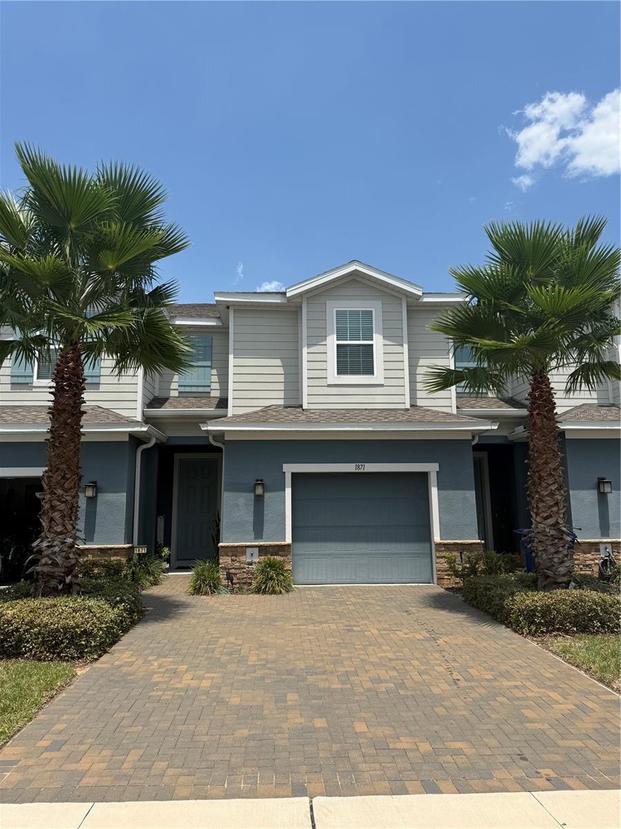 Listing photo 1 for 1871 Holden Ridge Ln