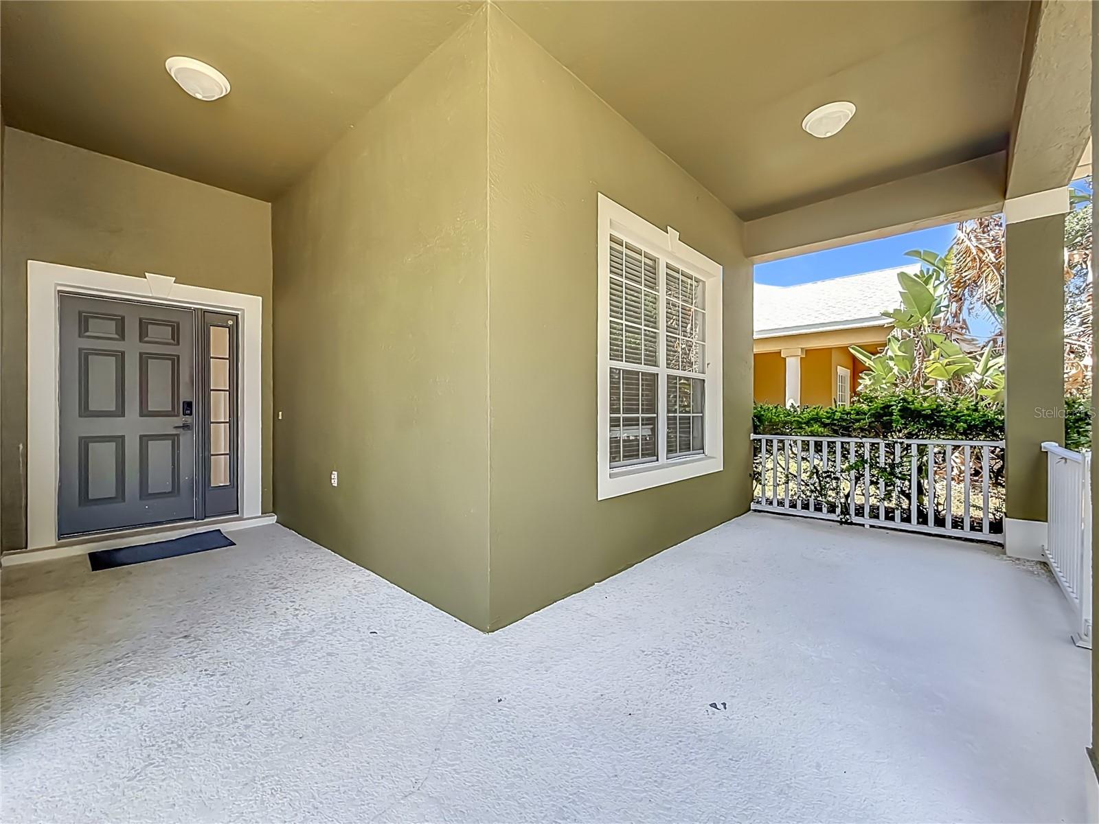 Listing photo 3 for 240 James Cir