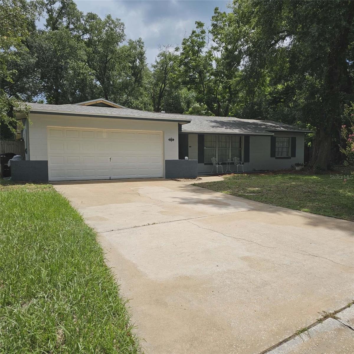 819 WALNUT PLACE