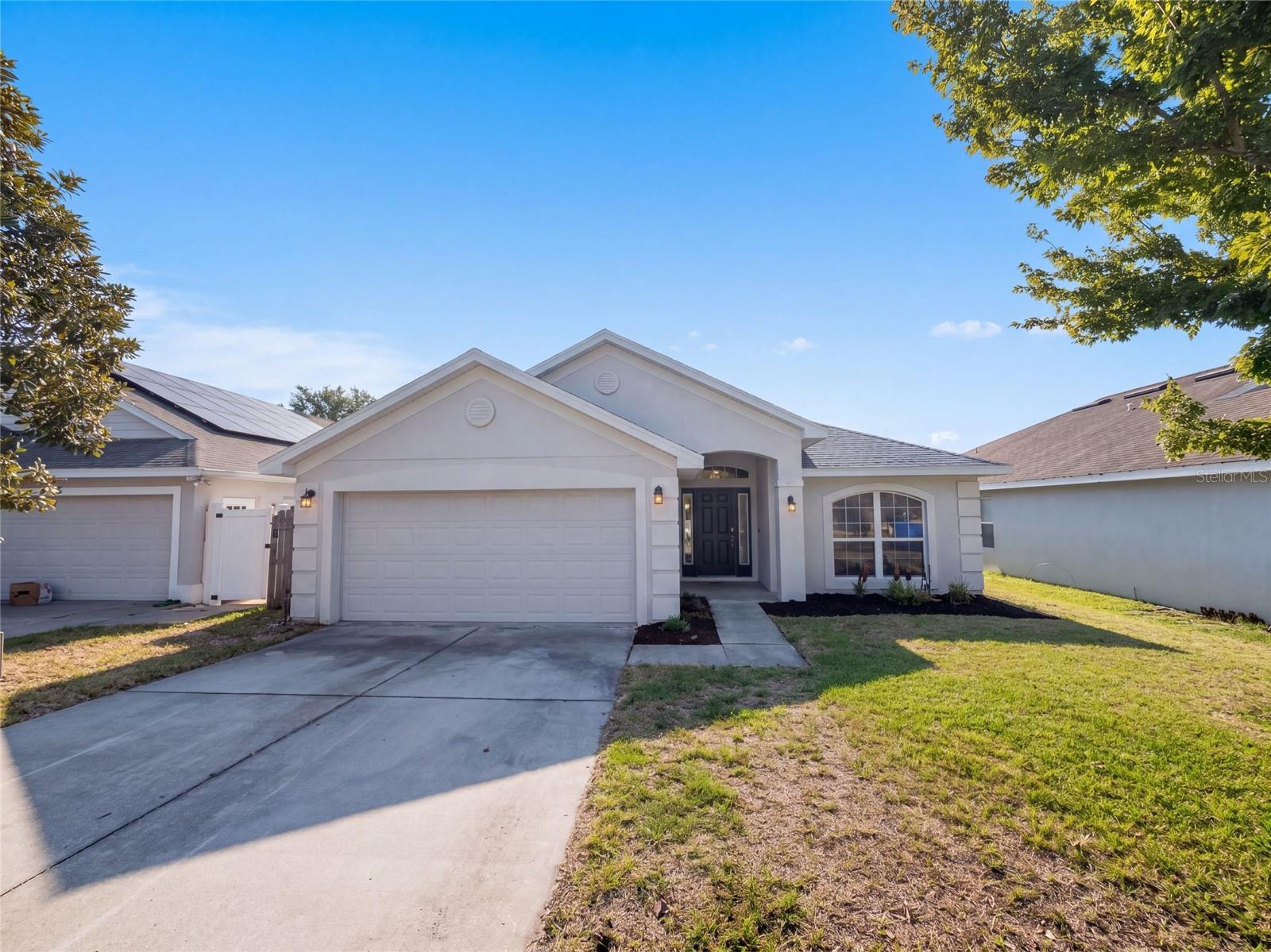 Listing photo 1 for 1229 Longville Cir