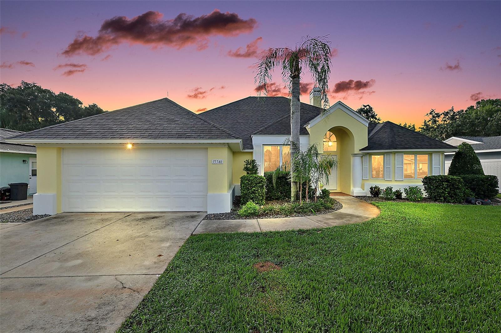 Listing photo 1 for 35546 Cedar Ln