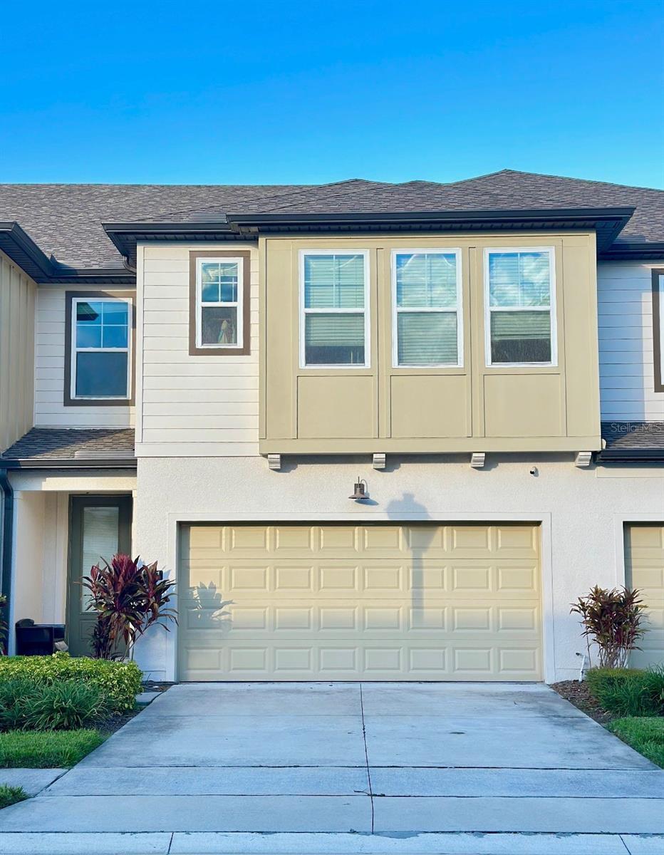 Listing photo 1 for 821 Benoi Dr,