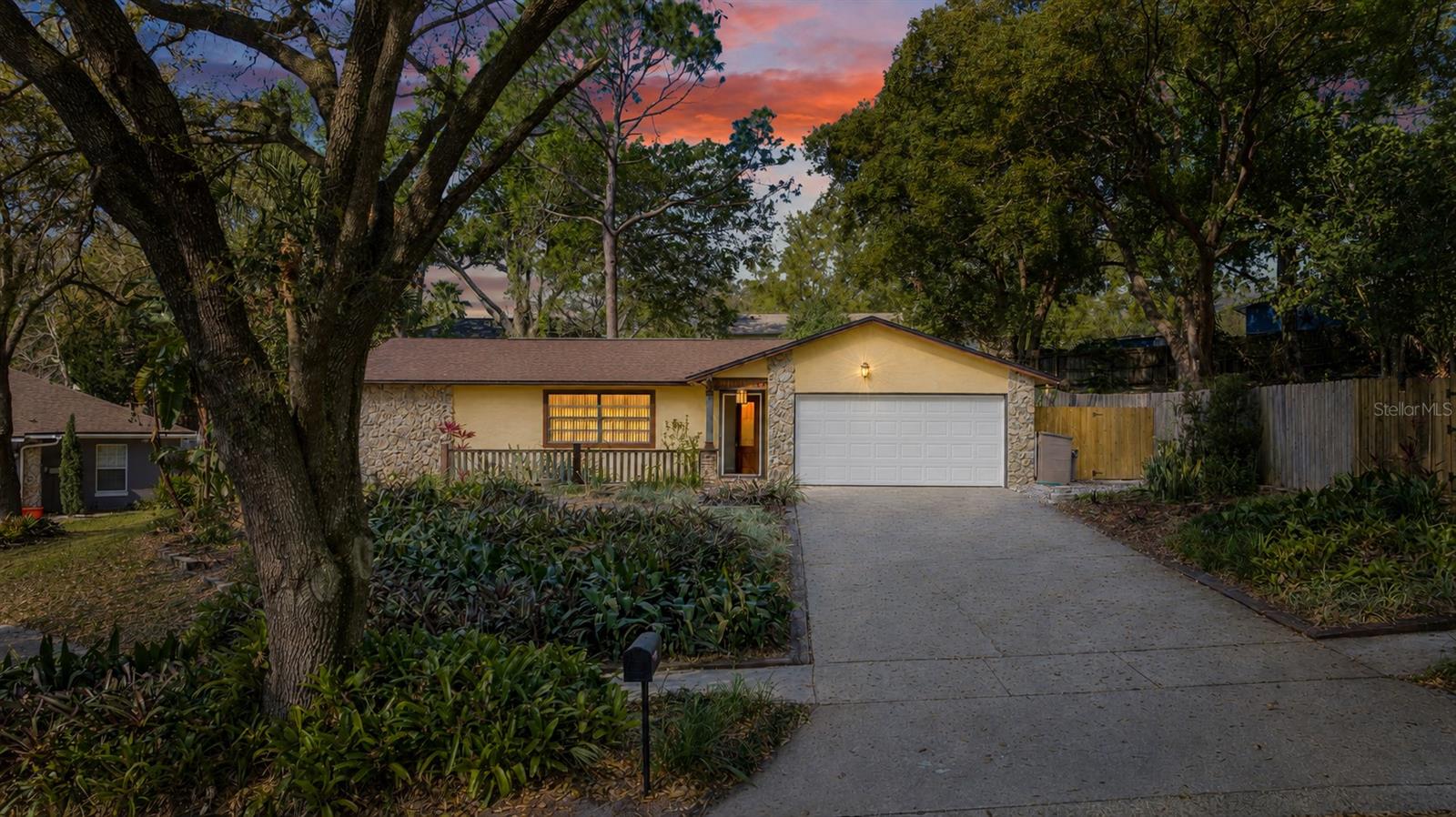 24 BAYRIDGE COURT