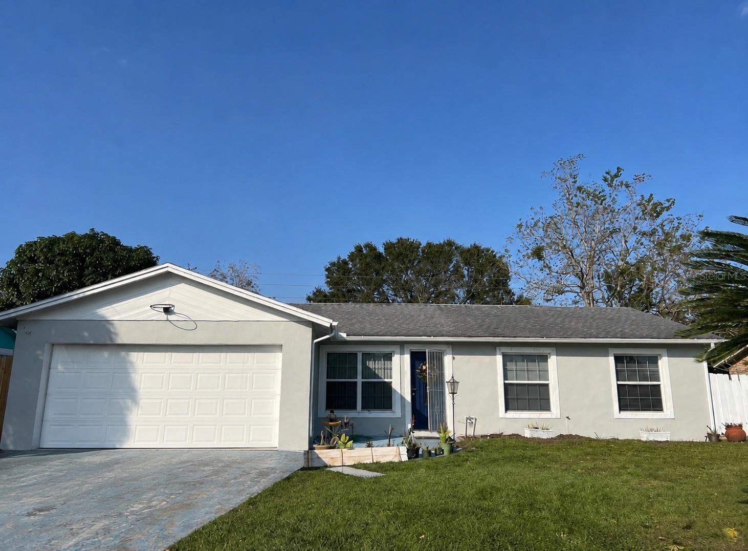 217 CITRUS DR