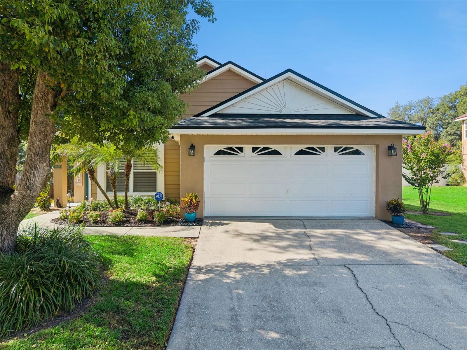 1038 ROYAL OAKS DRIVE