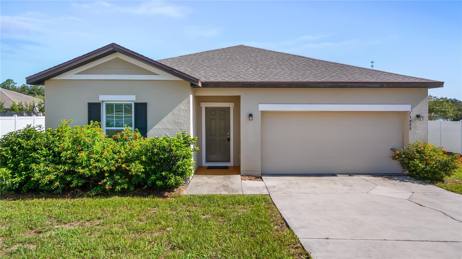 Listing photo 1 for 15409 Ivory Gull Ln