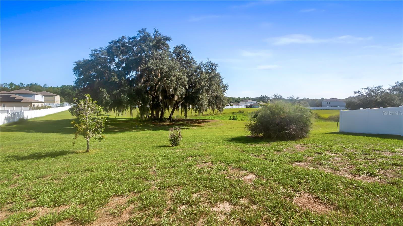 Listing photo 2 for 15409 Ivory Gull Ln