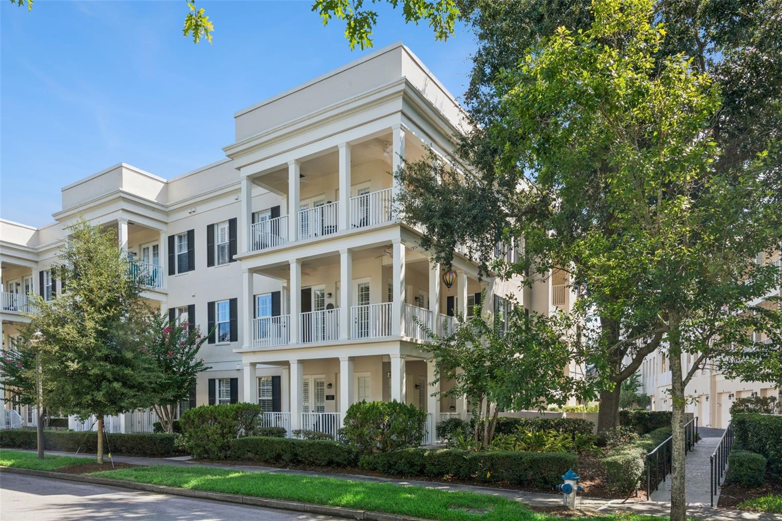 987 FERN AVENUE Unit 201