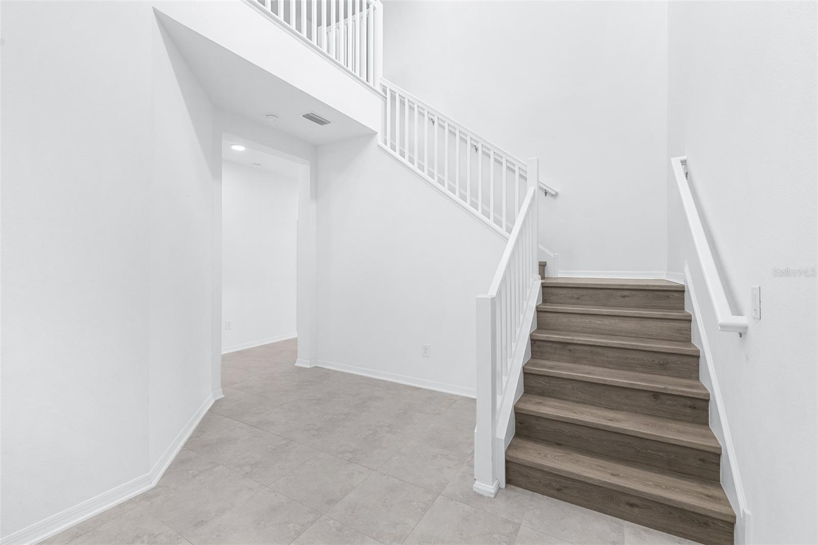 Listing photo 3 for 5246 Currant St