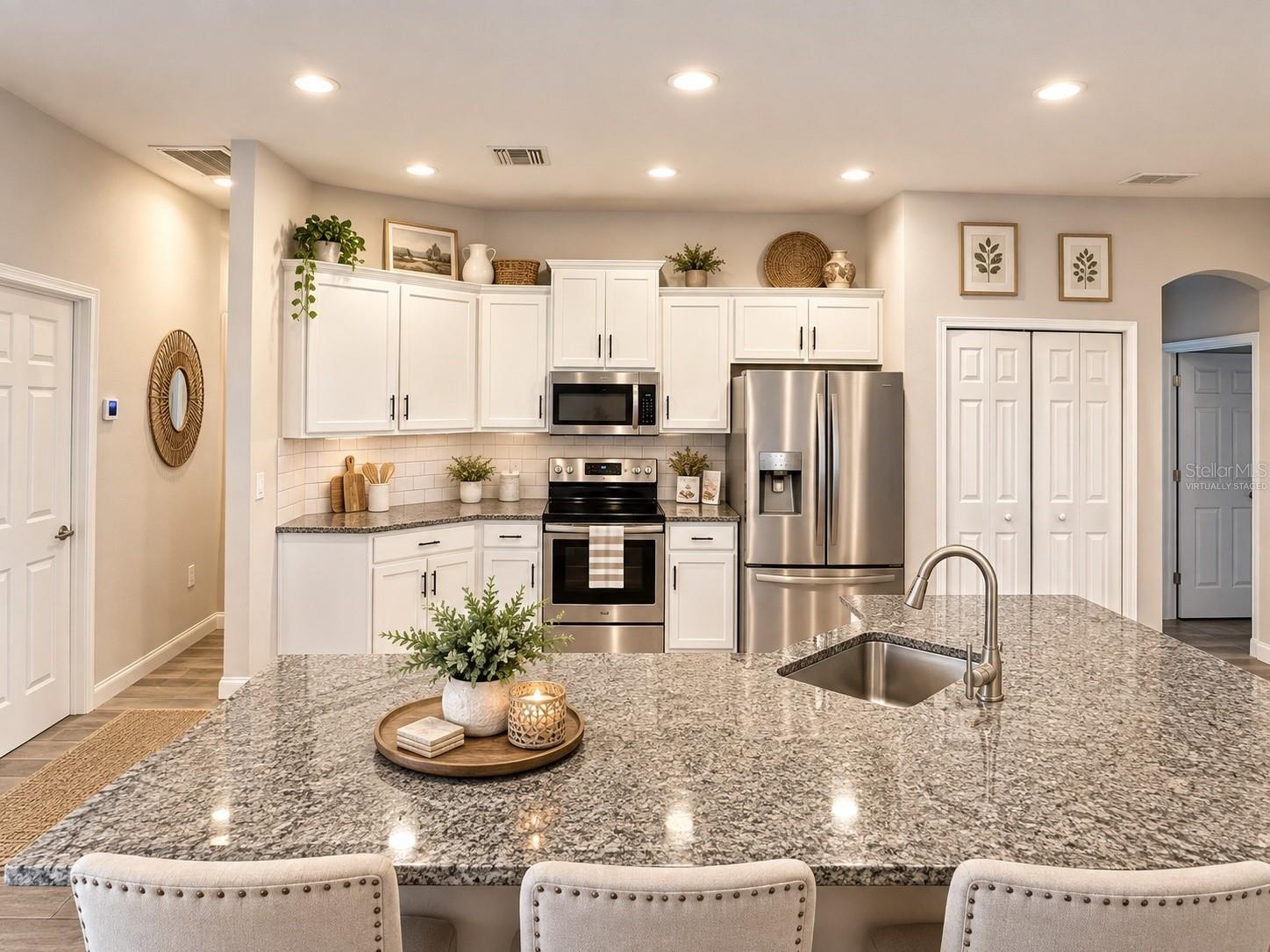 Listing photo 2 for 3339 Pearly Dr