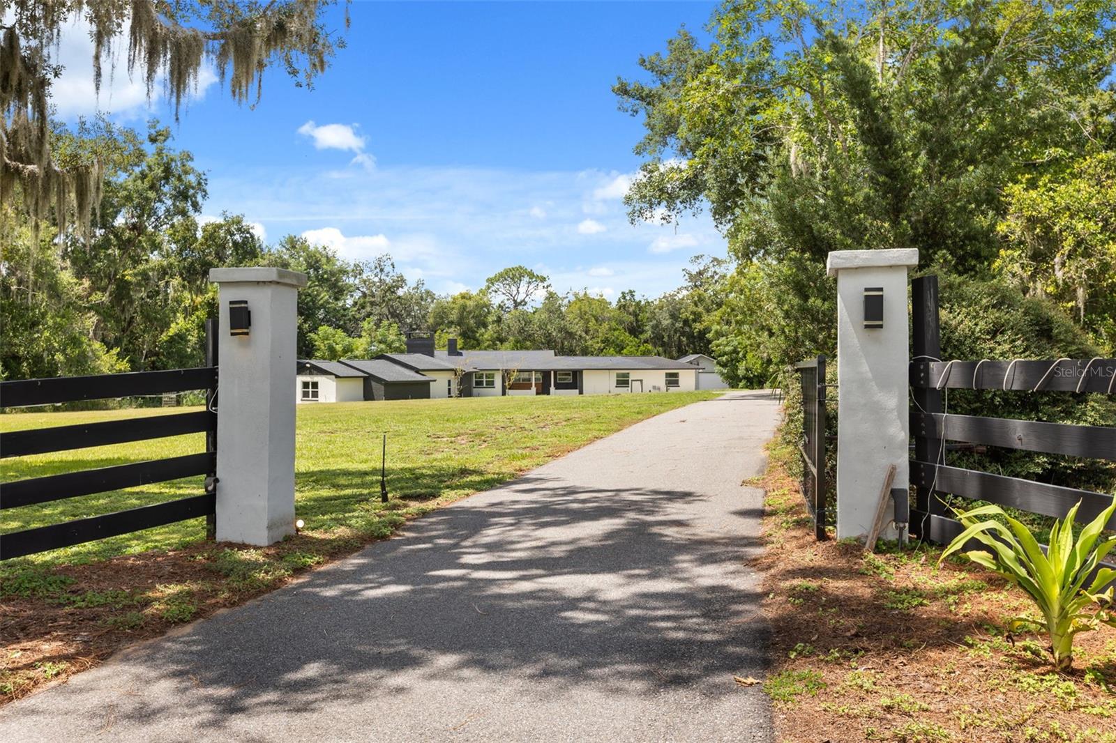Listing photo for 1602 Country Club Rd