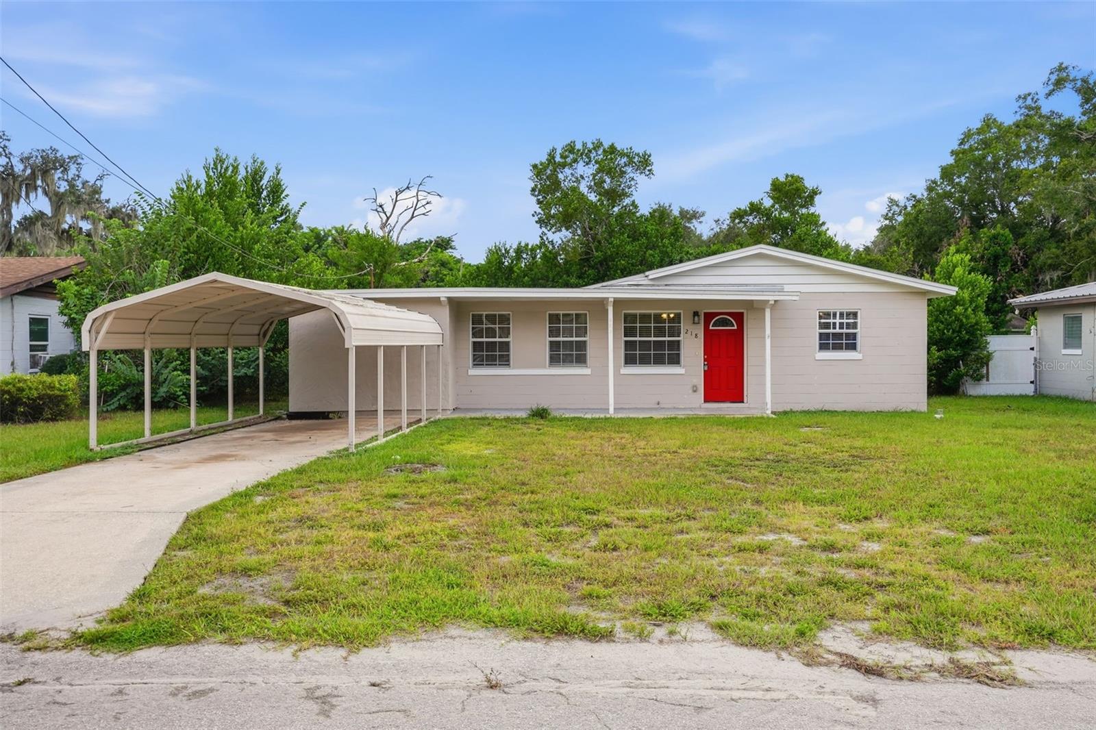 Listing photo 1 for 218 5th Jpv St