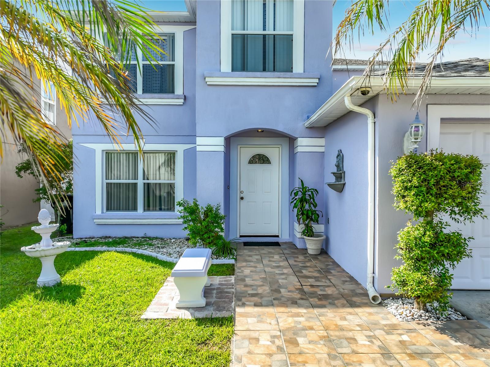 Listing photo 2 for 12900 Los Alamitos Ct