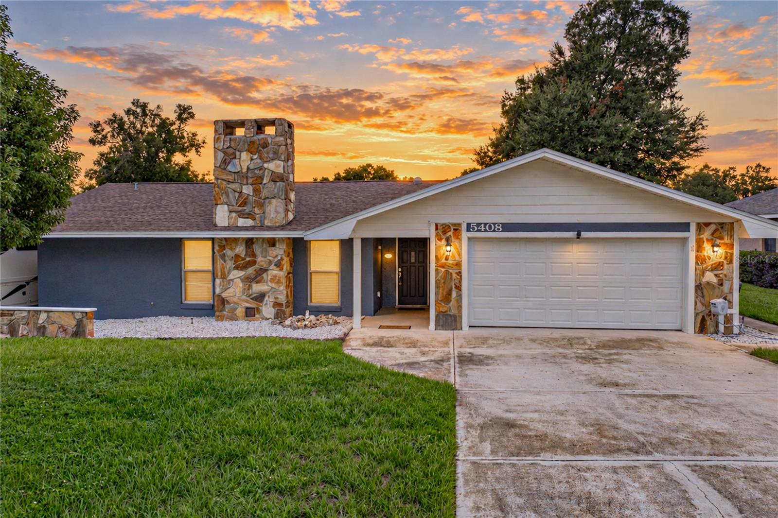 Listing photo 1 for 5408 Weber Pl