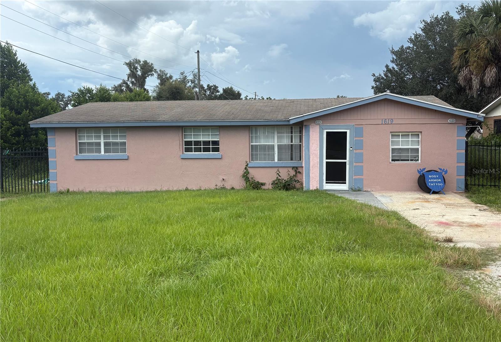 Listing photo for 1619 Tangelo St