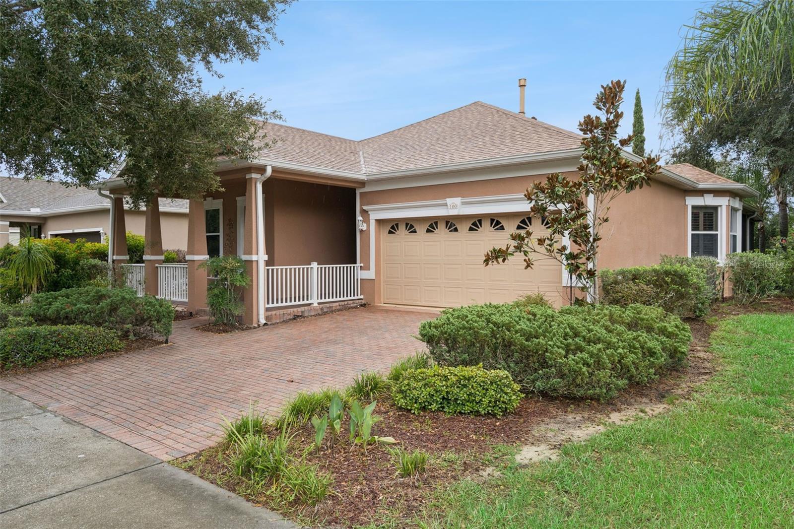 Listing photo 1 for 100 Flame Vine Way