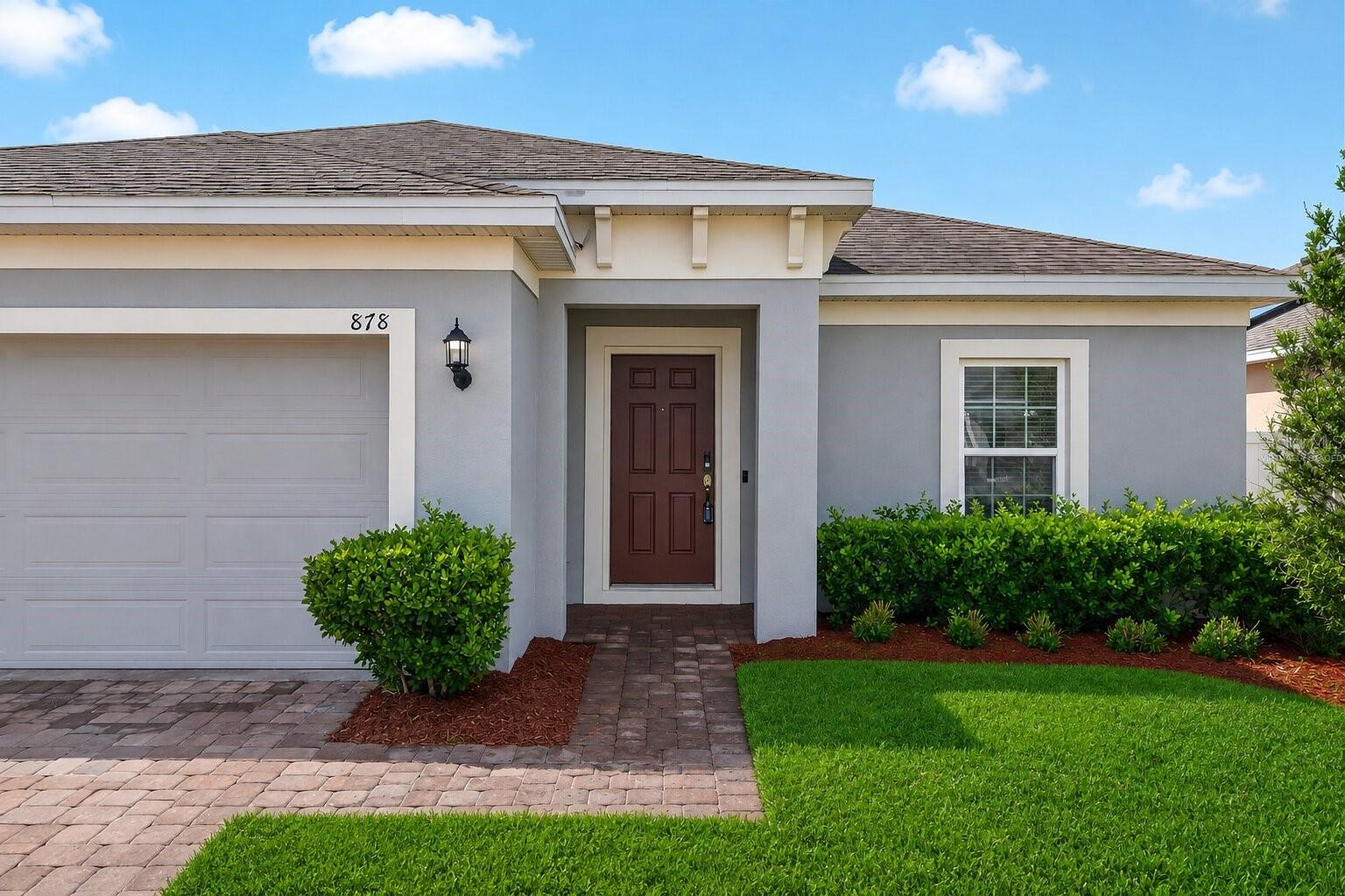 Listing photo 3 for 878 Benjamin Trl