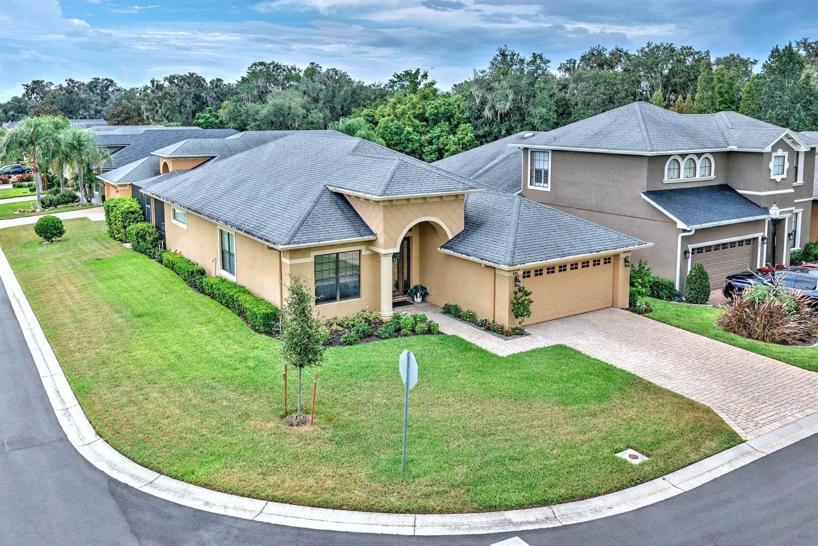 Listing photo 2 for 904 Christina Chase Ln