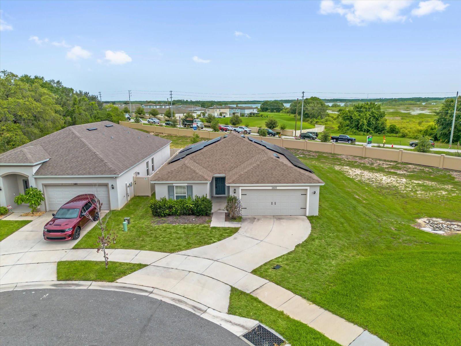Listing photo 3 for 3405 Yarian Dr