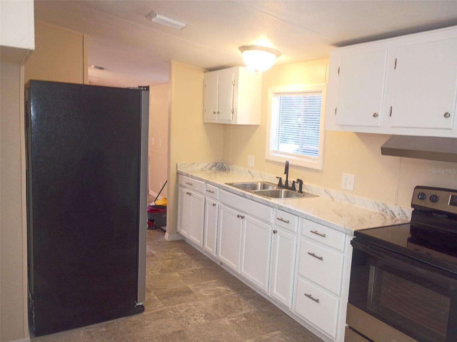 Listing photo 2 for 6910 Brookridge Trl