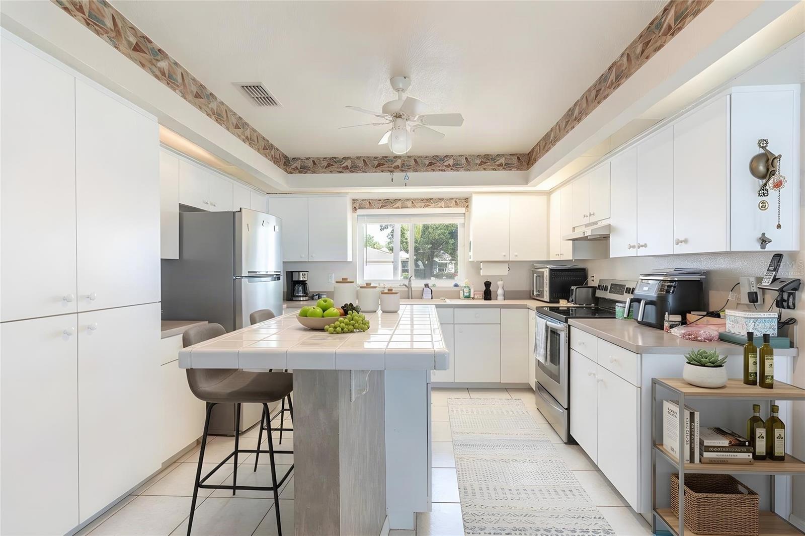 Listing photo 3 for 155 Hainesport Dr