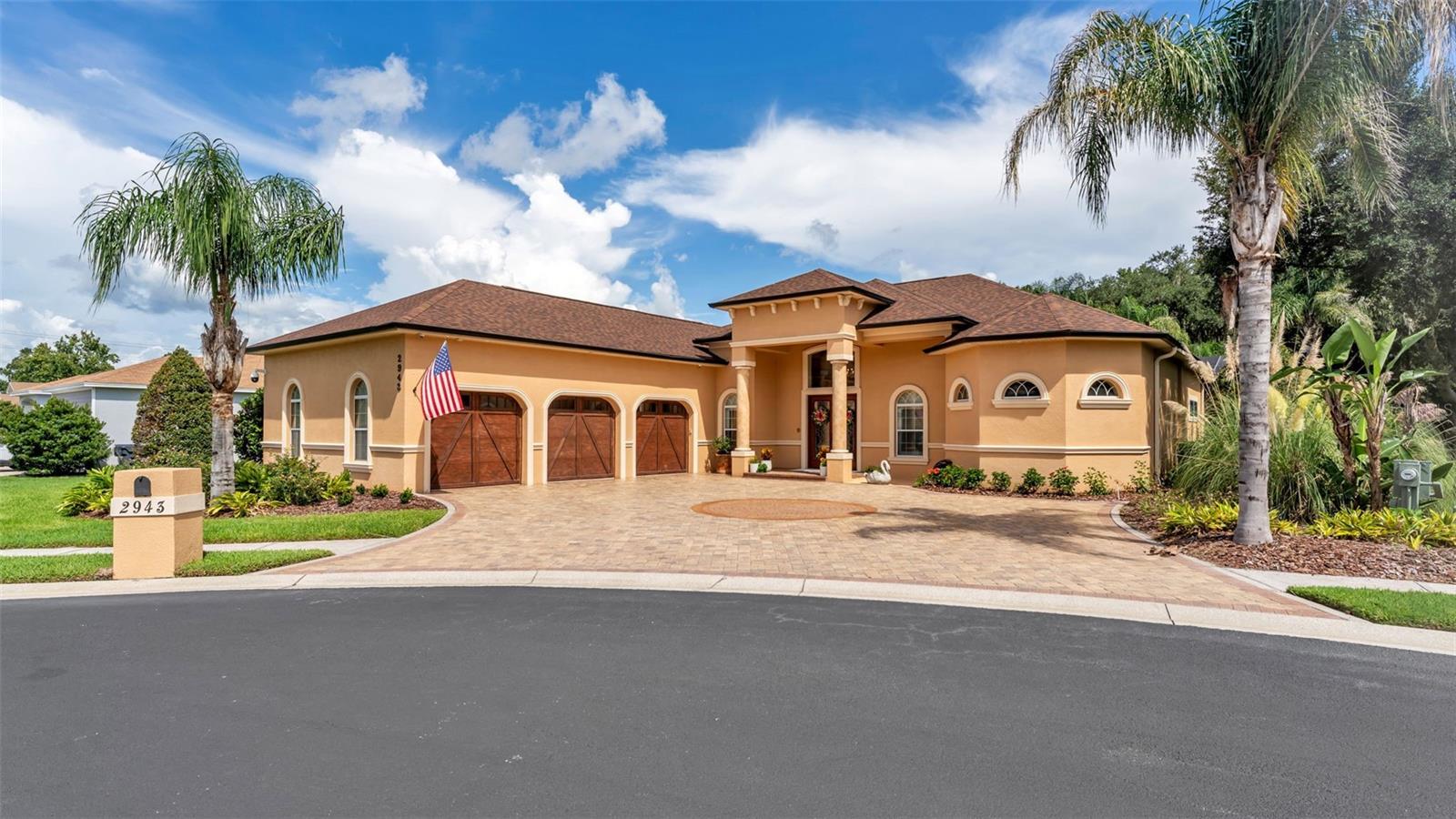 Listing photo for 2943 Oak Tree Ln