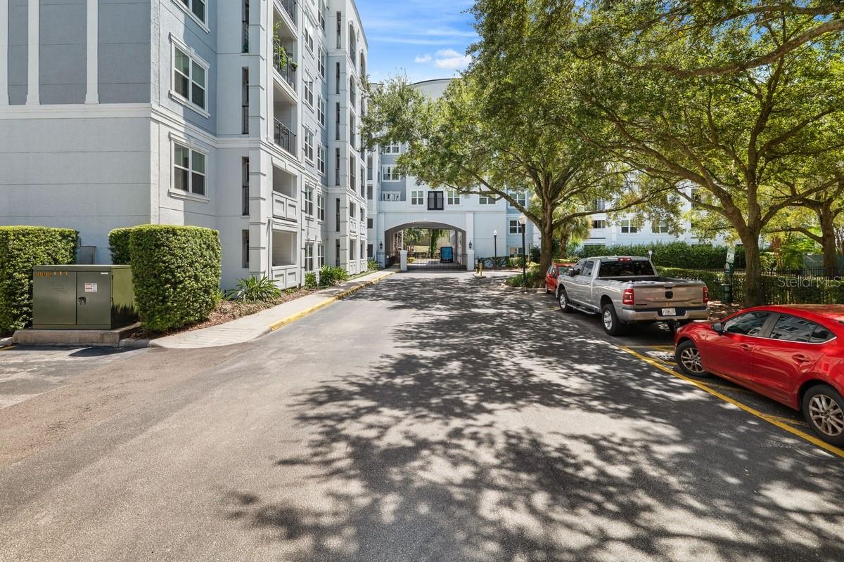 204 E SOUTH STREET Unit 2057