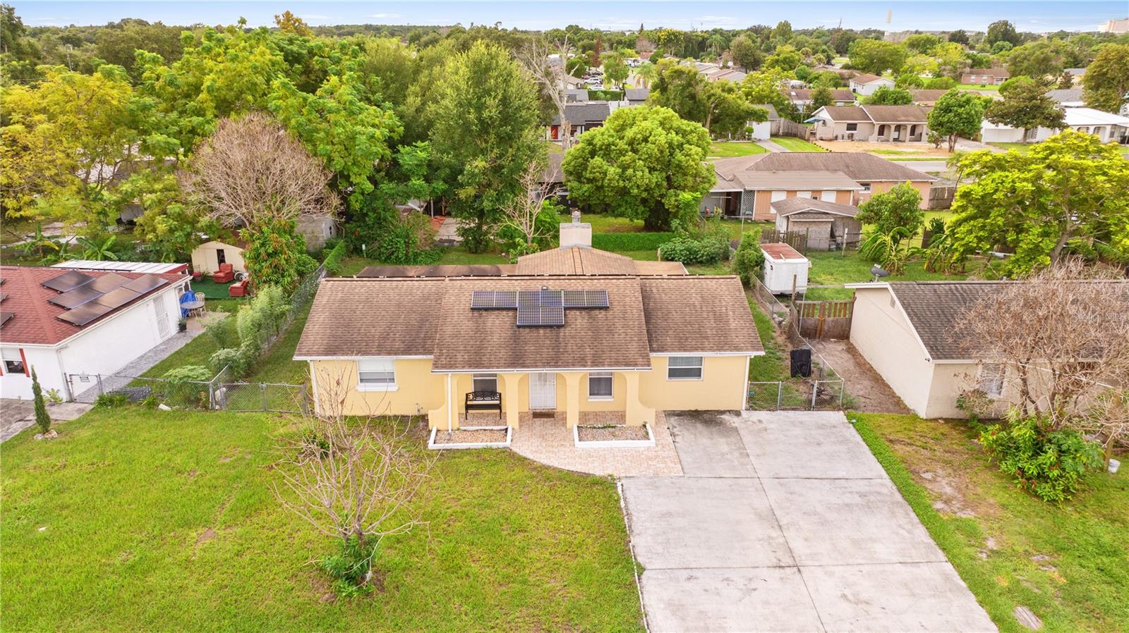 558 BROADMOOR DRIVE