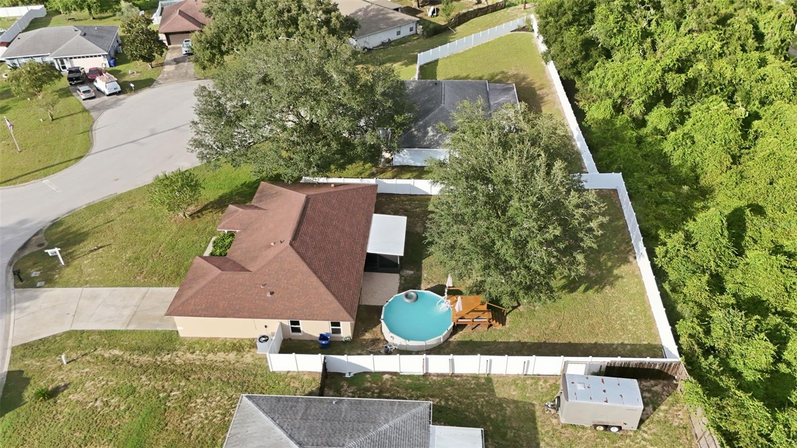 Listing photo 3 for 236 Country Lakes Cir