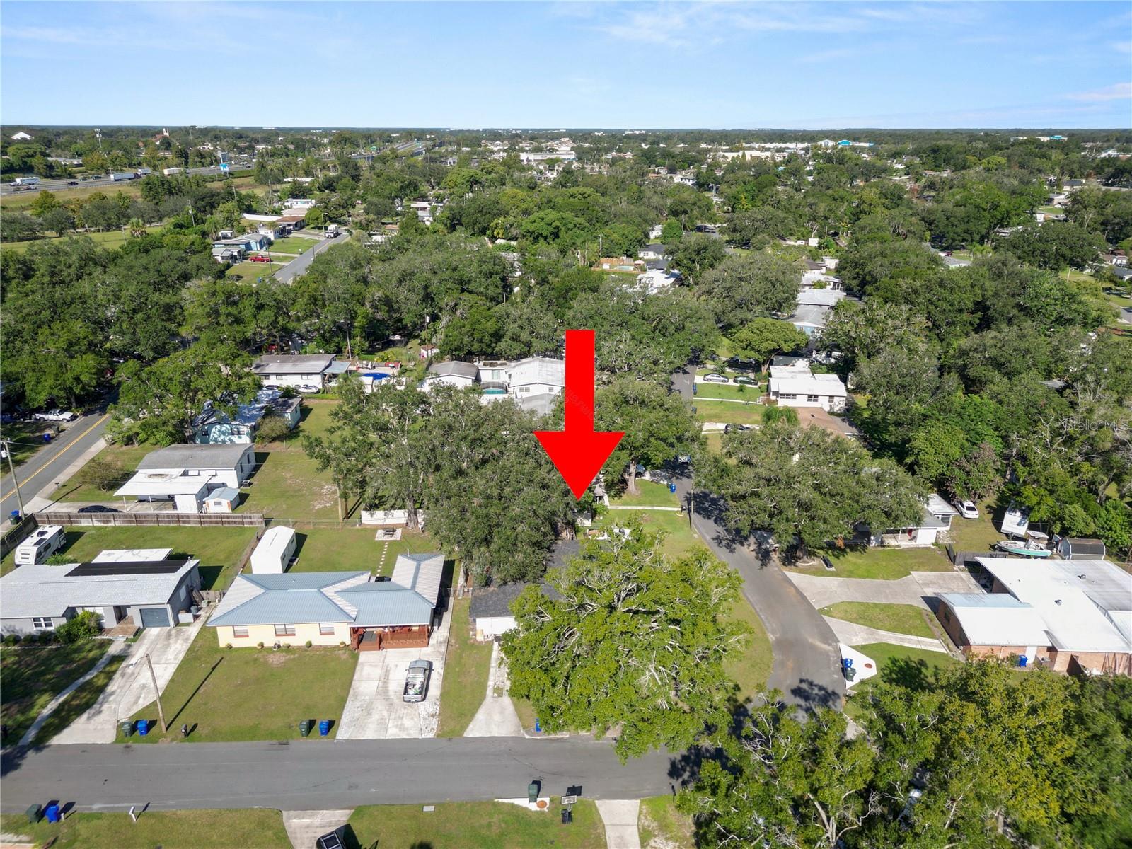 Listing photo 3 for 621 Hillside Dr