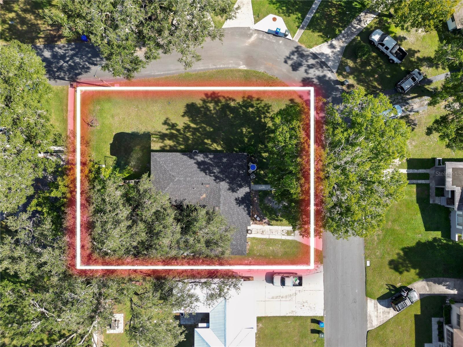 Listing photo 2 for 621 Hillside Dr