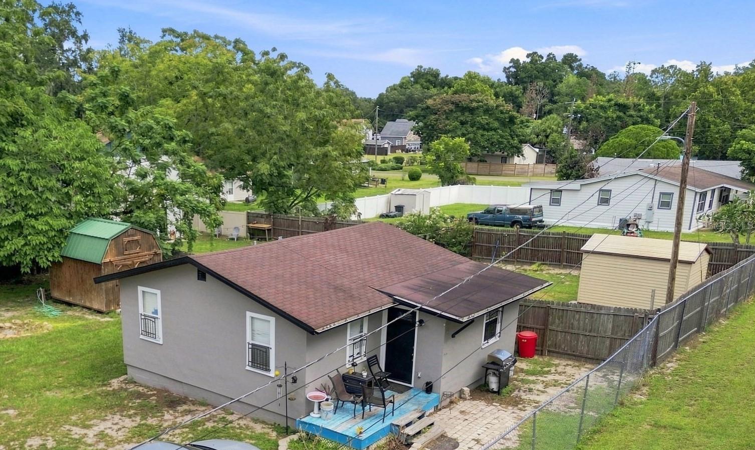 320 W SADLER AVENUE