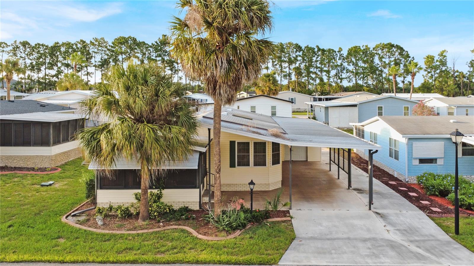 Listing photo 1 for 222 Sue Ave
