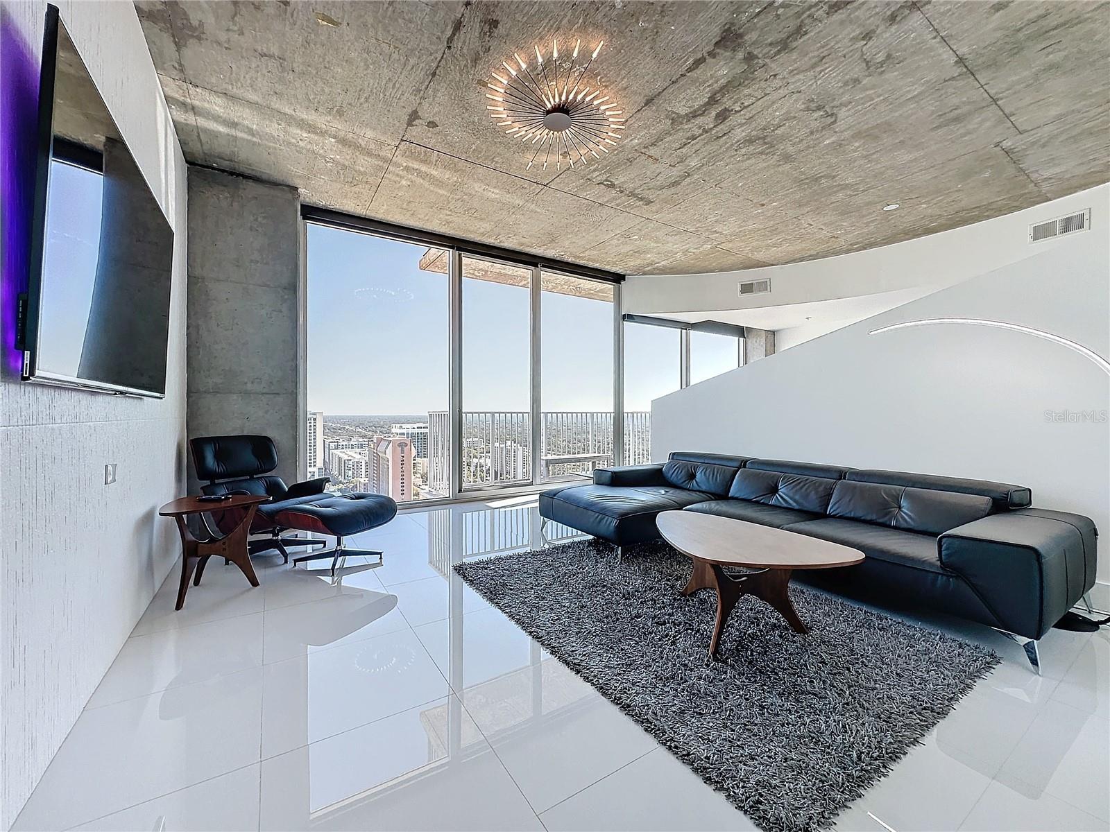 Listing photo 1 for 155 S Court Ave #2111