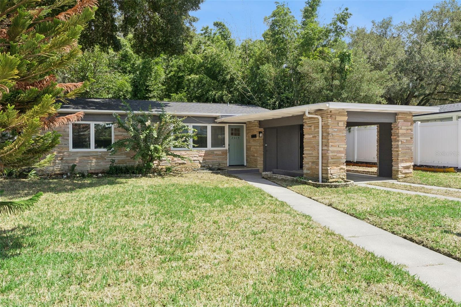 2015 S OSCEOLA AVENUE