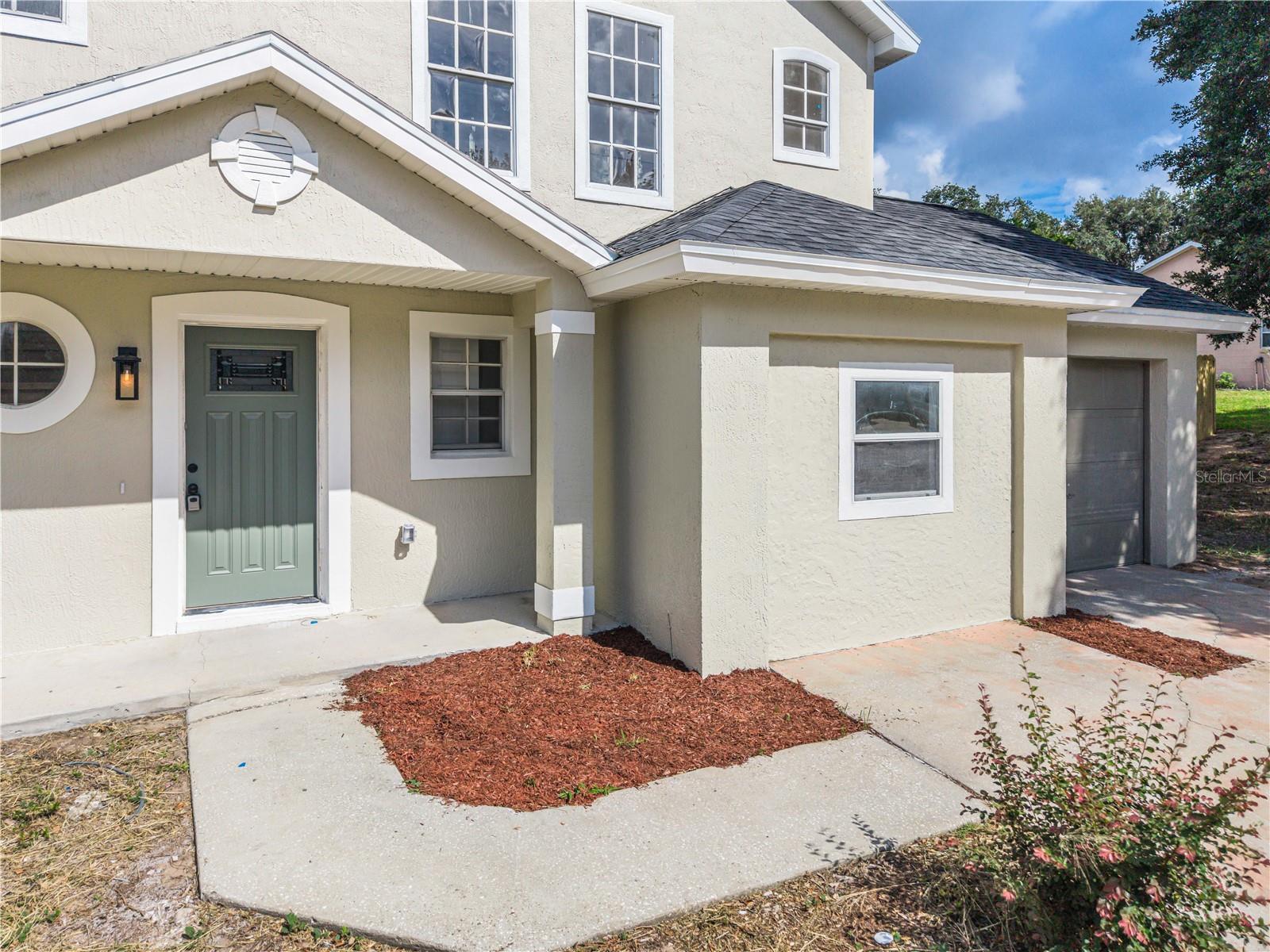 Listing photo 2 for 11424 Mandarin Dr