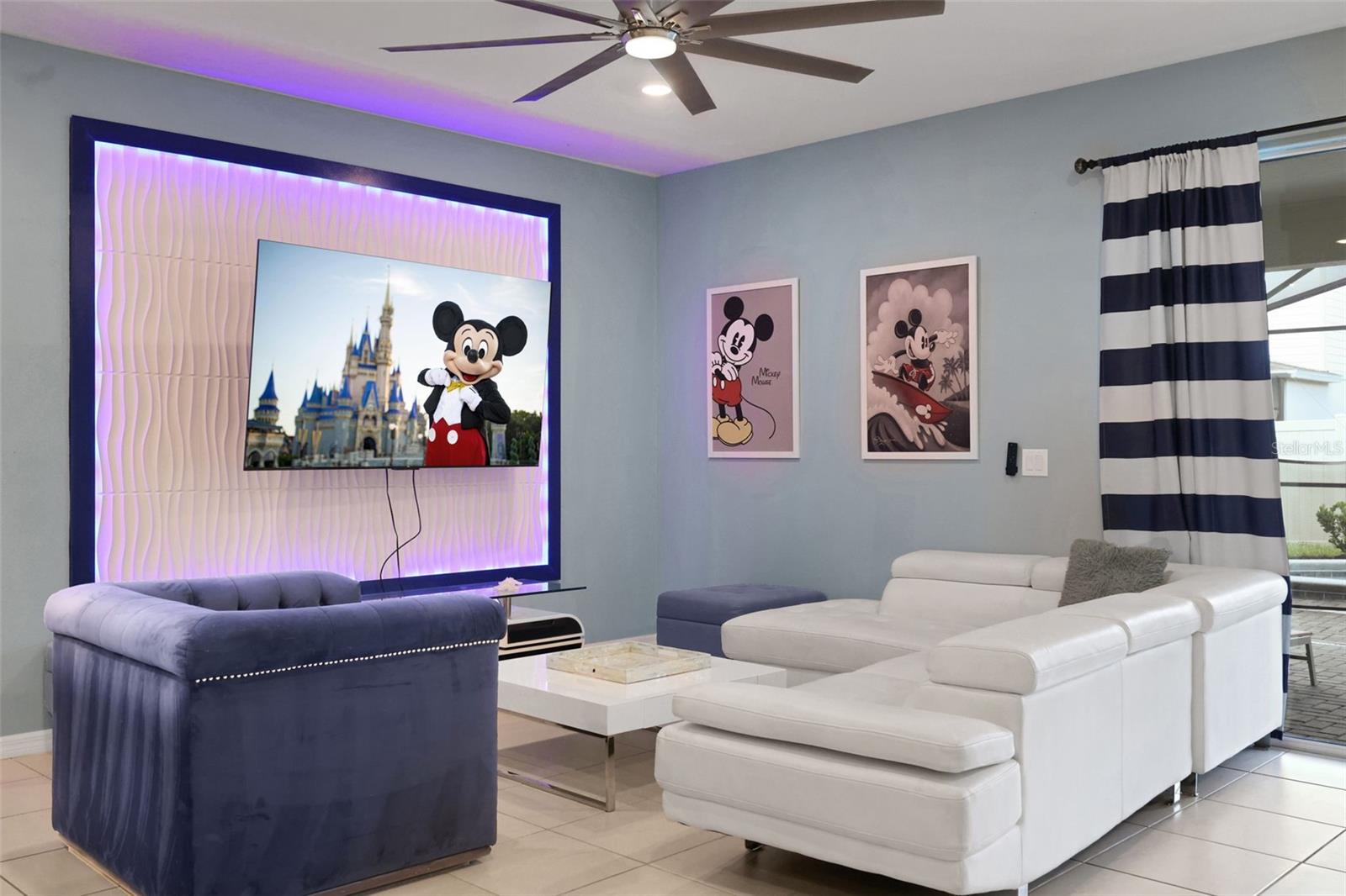 Listing photo 3 for 2127 Lelani Cir