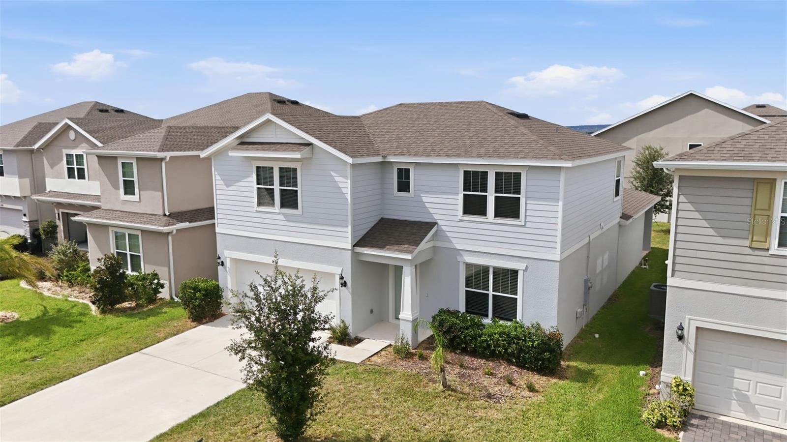 Listing photo 2 for 14312 Crestavista Ave