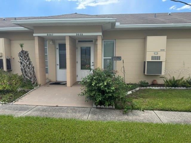 Listing photo 2 for 5005 Club Cir