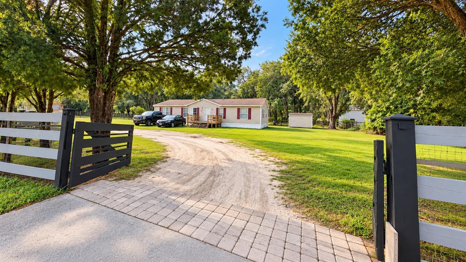 Listing photo for 1735 Oakland Rd E