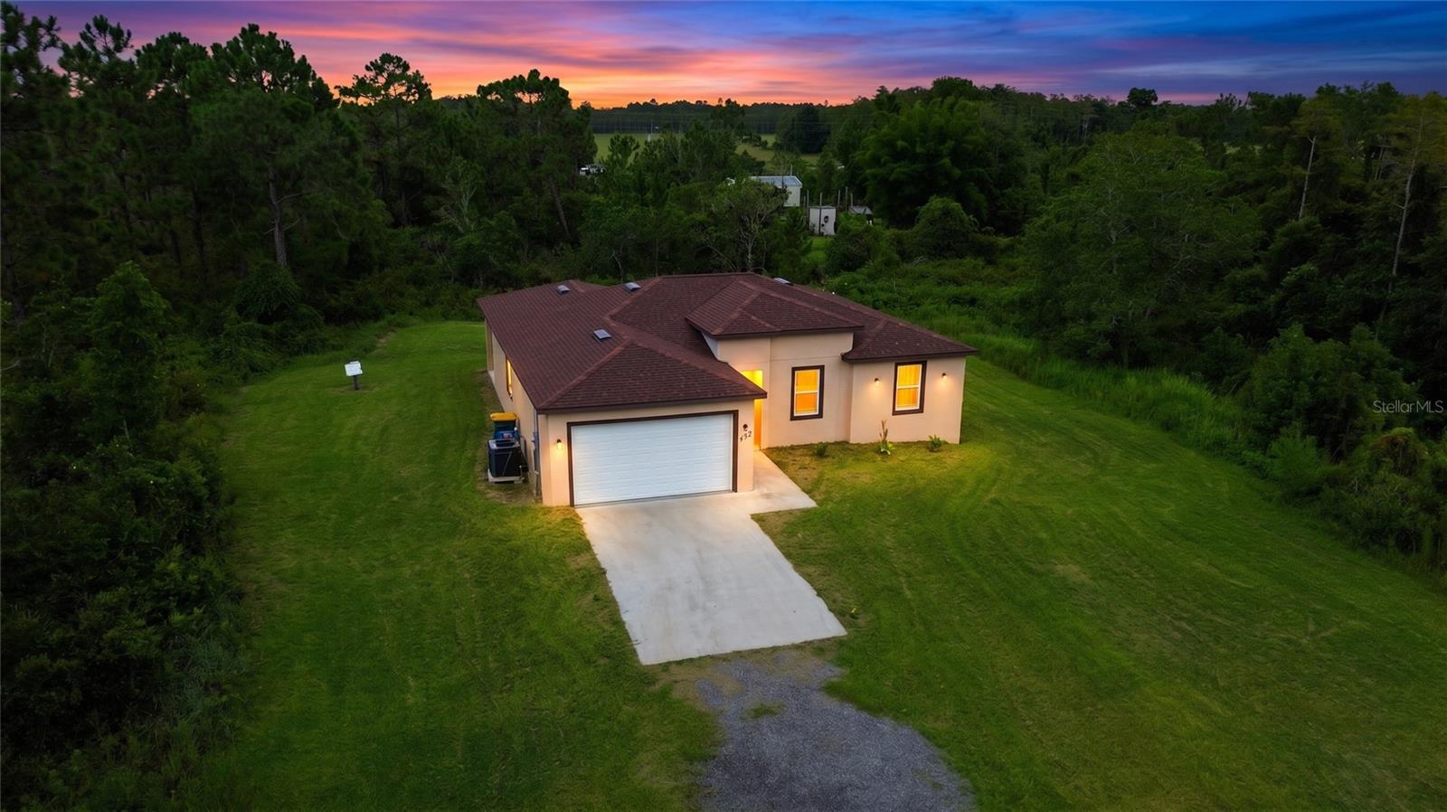 9505 LUNA DRIVE