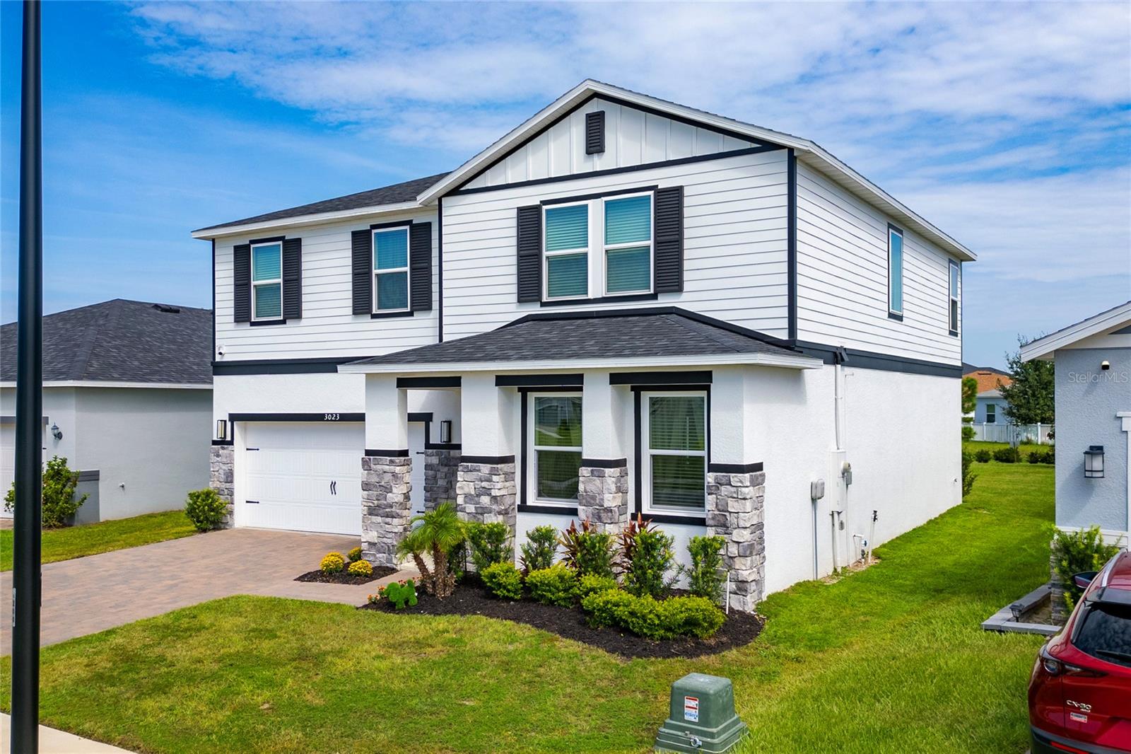 Listing photo 3 for 3023 Sanctuary Dr