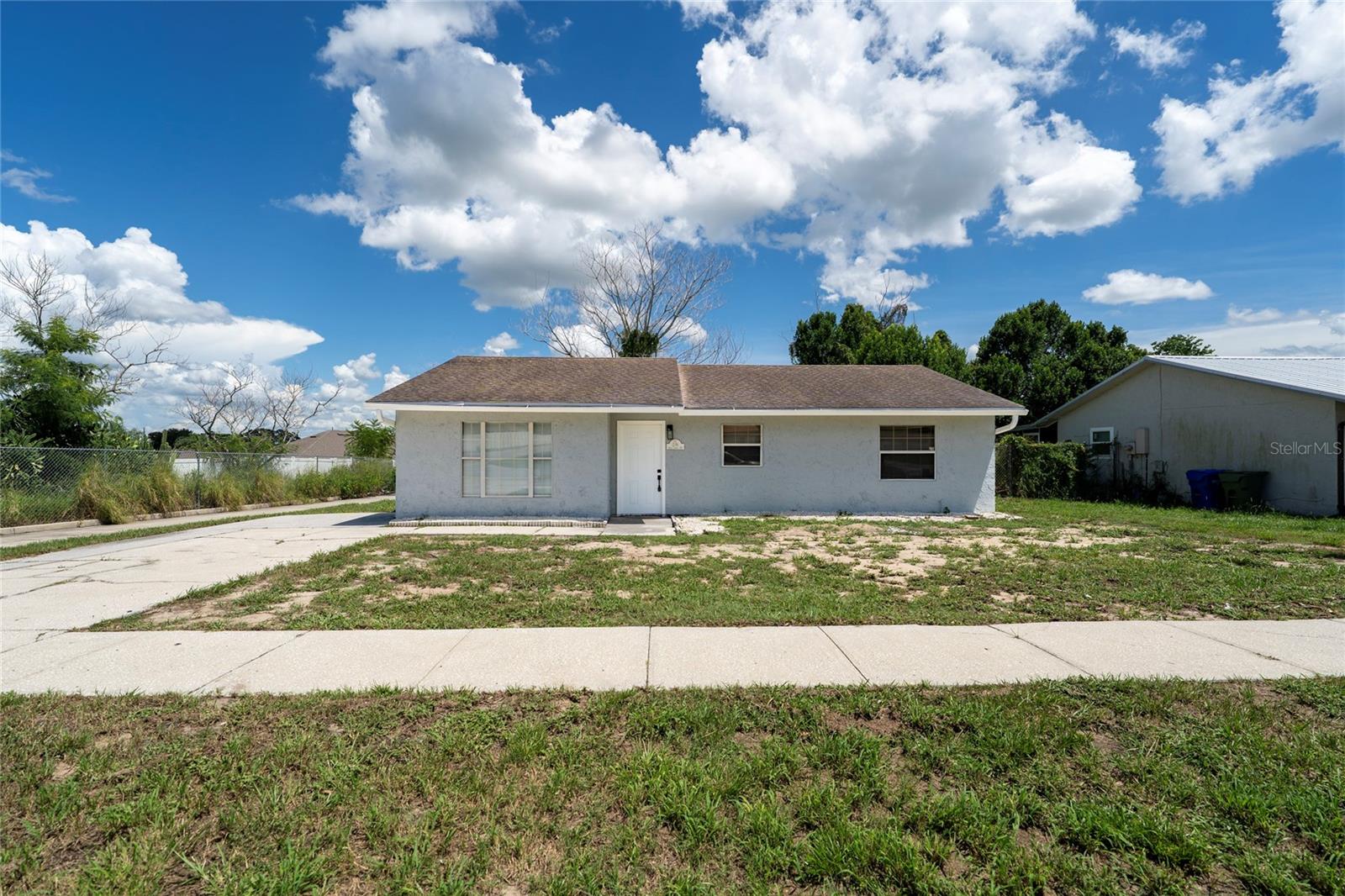 Listing photo 1 for 276 18th St Ne
